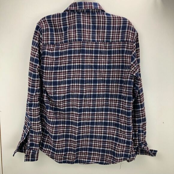 SHOUTHOUSE Flannel 5/$25 - Picture 5 of 6